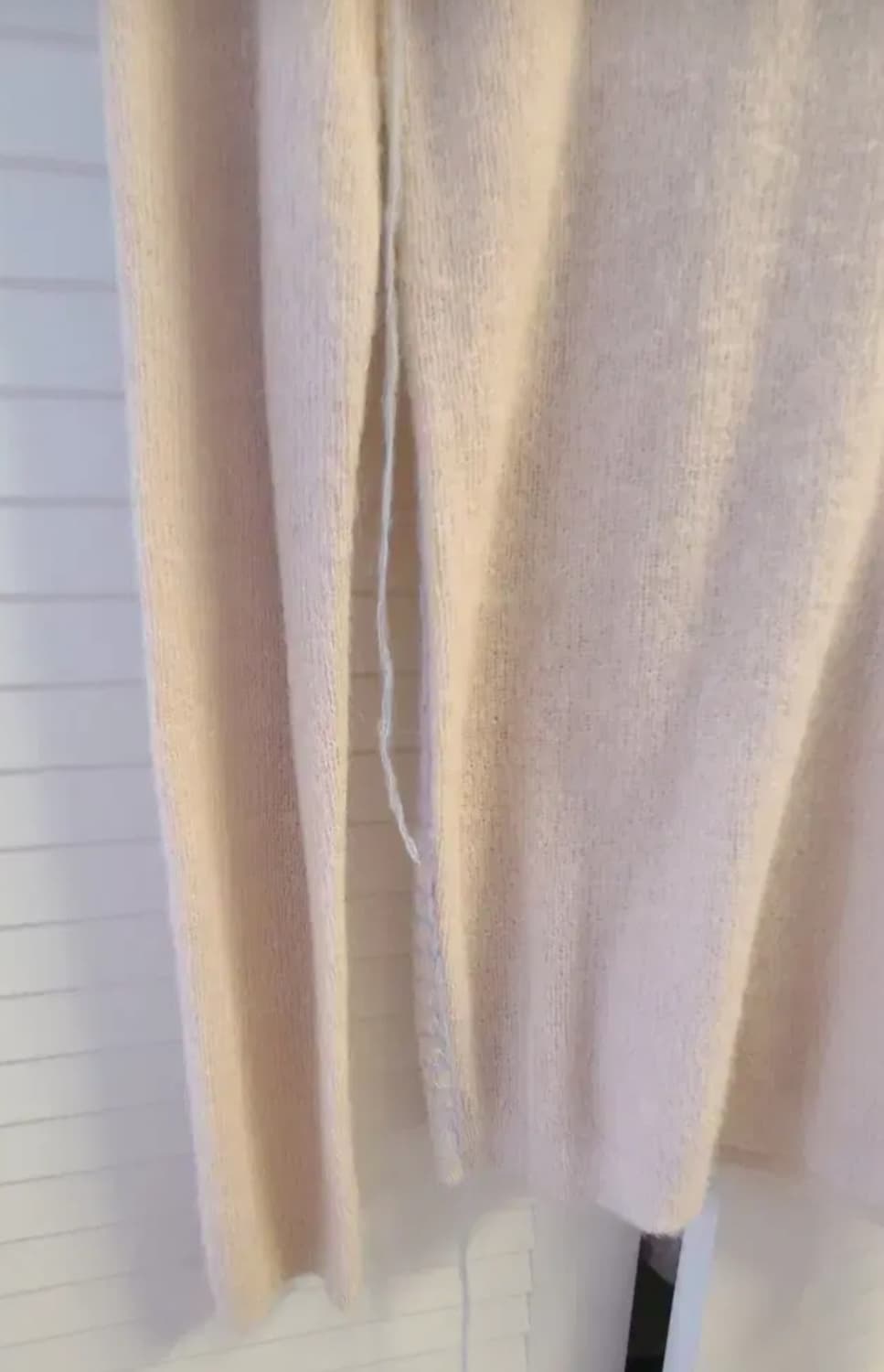 Zara 울 소재의 크림색 니트 상품이미지3