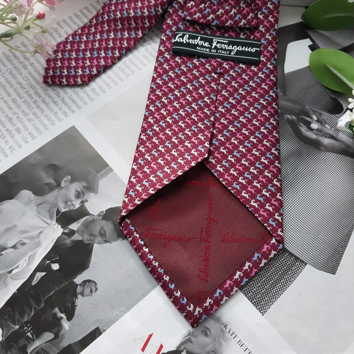 살바토레 페라가모 실크 와인 패턴 넥타이 9.3cm A+등급 K1690
 상품이미지8