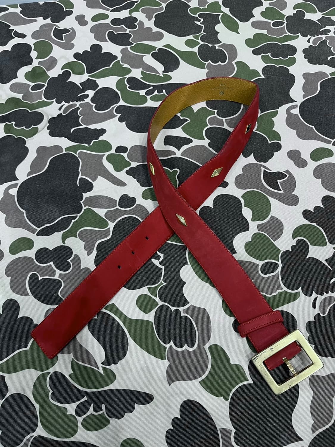 GIVENCHY 지방시 스터드 스웨이드 벨트 상품이미지3