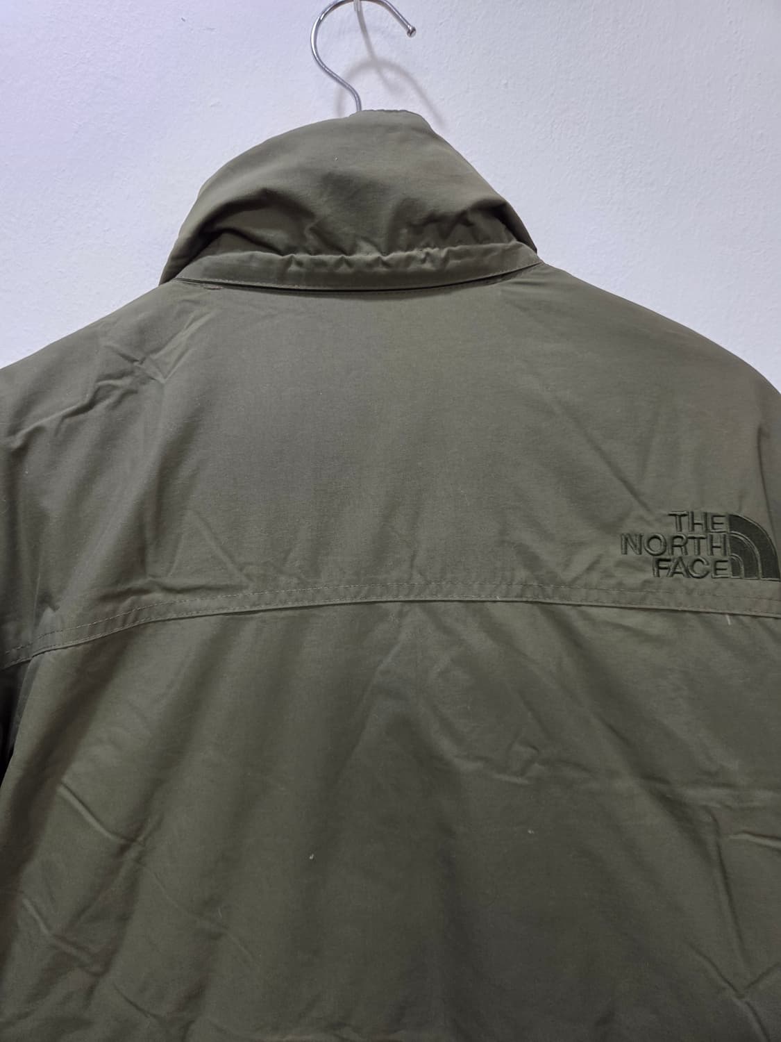 노스페이스 카키색 구스패딩 점퍼 상품이미지8