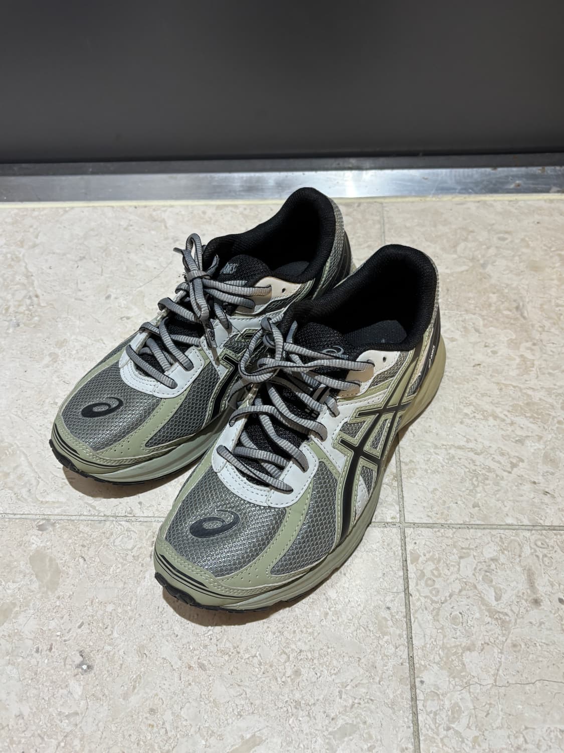 아식스 100S 운동화 250 상품이미지3