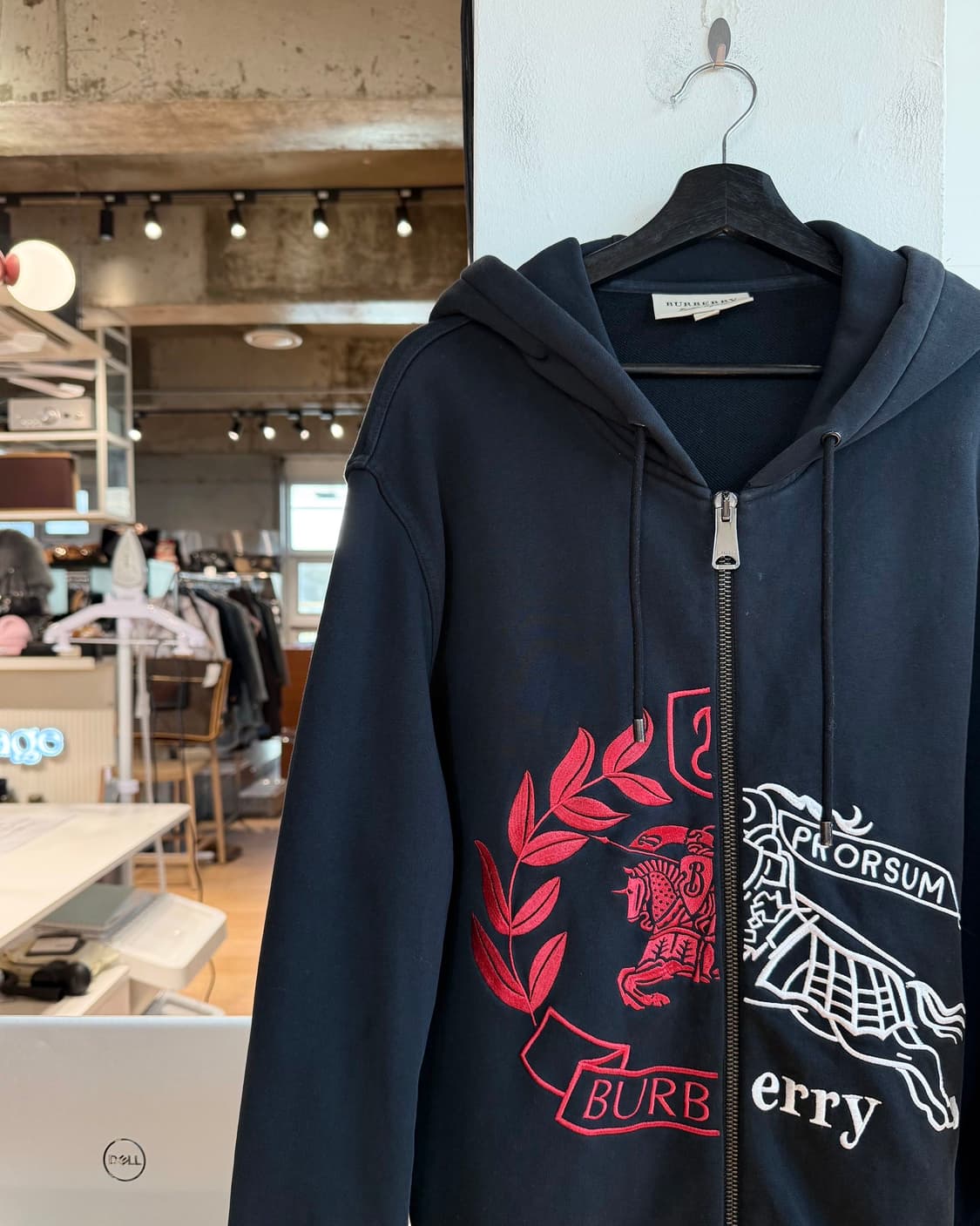 버버리 블랙 콘트라스트 크레스트 로고 후드 집업  상품이미지4