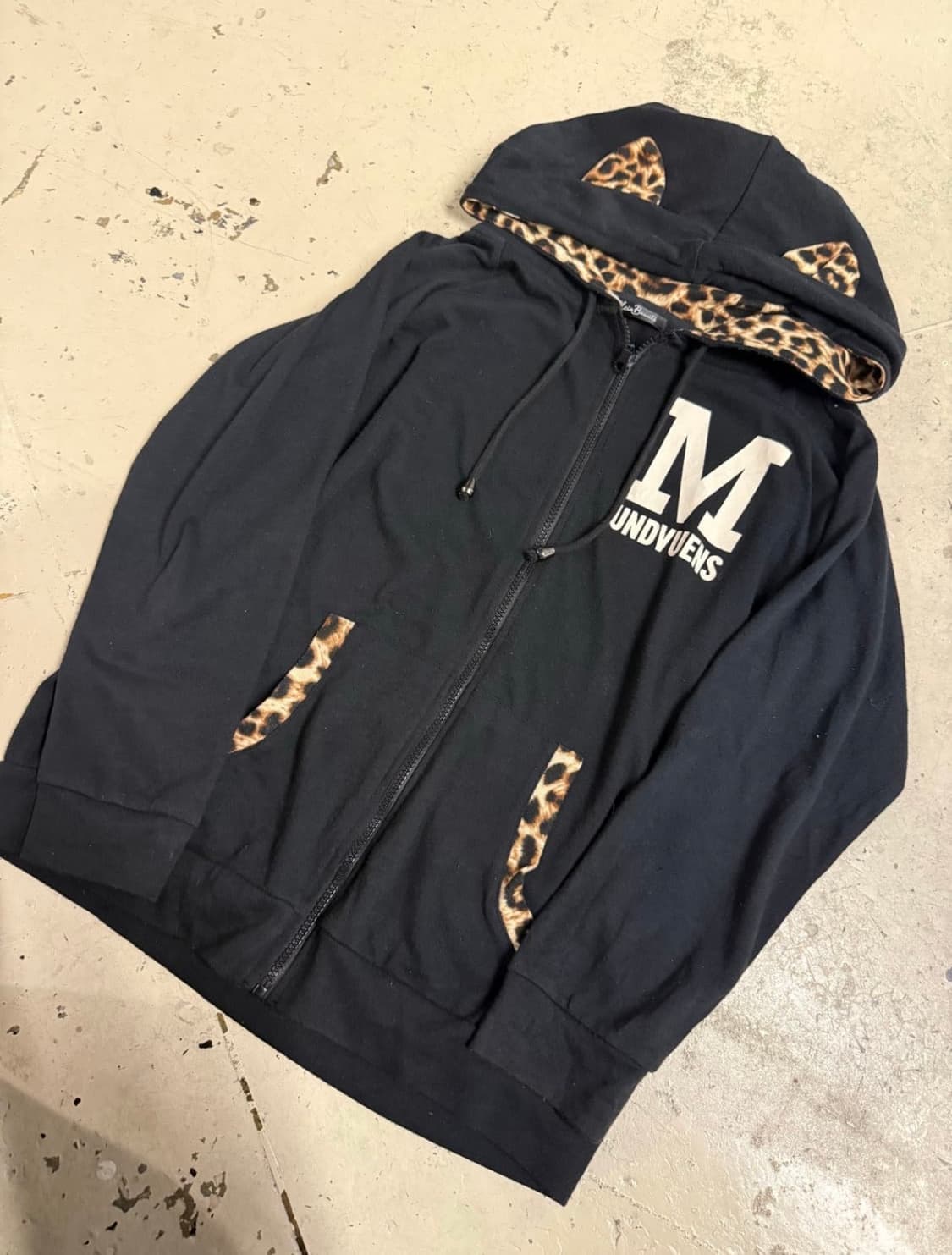 갸루 펑크 레오파드 호피 레터링 블랙 후드집업 상품이미지1