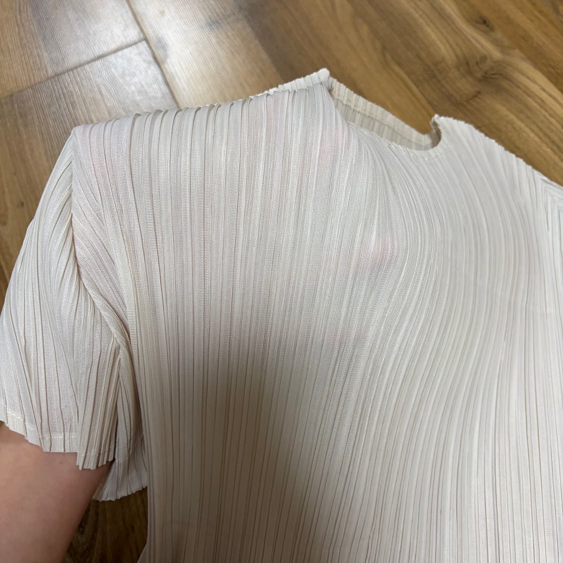 플리츠 라운드넥 탑 아이보리 상품이미지2