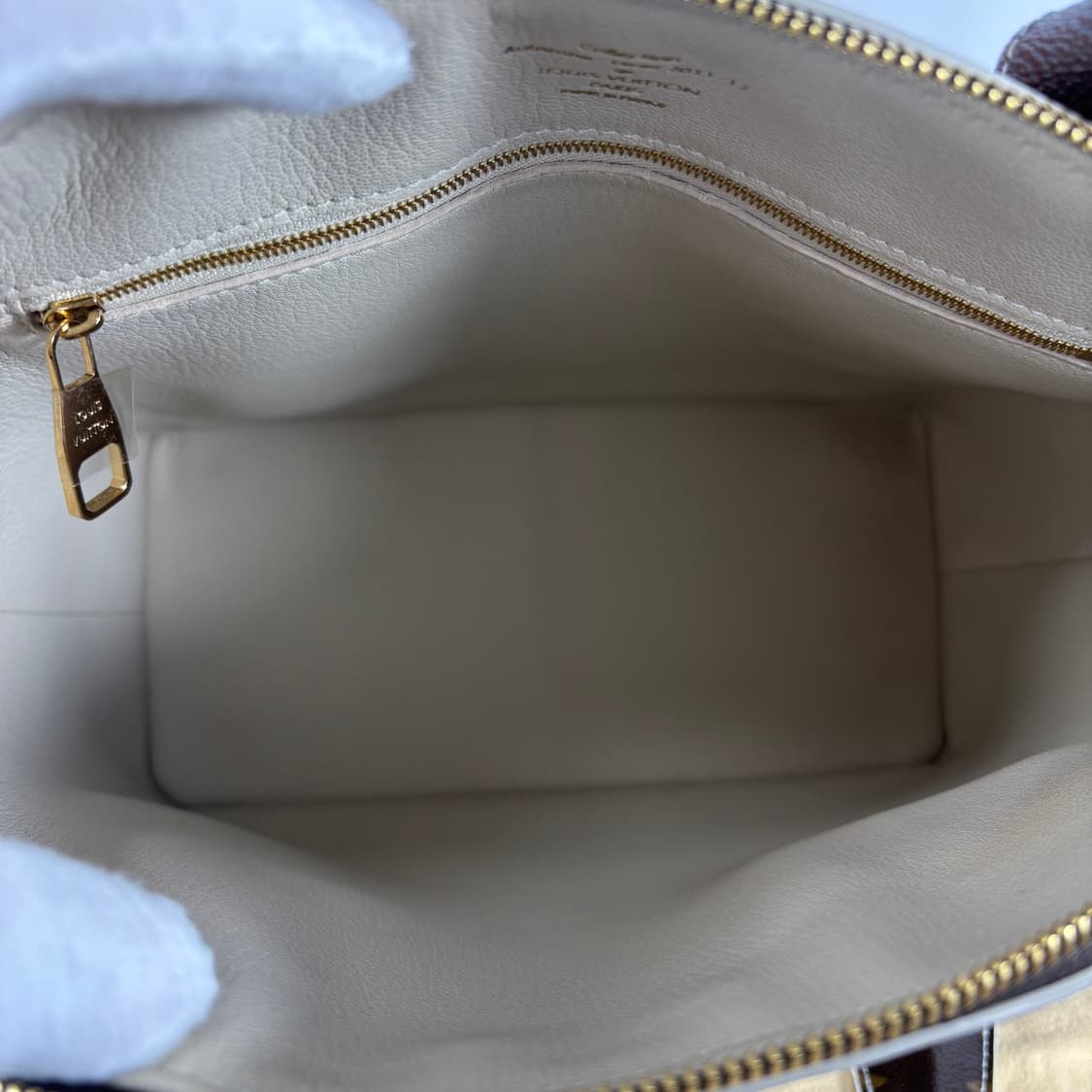 (새상품,정품)루이비통 페티쉬 락킷 M40597 상품이미지9