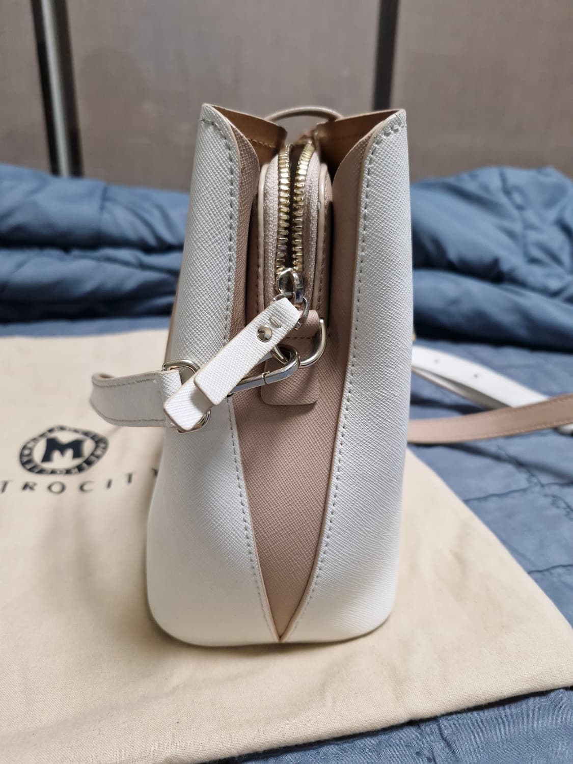 메트로시티 아이보리 토트백 앤 숄더백  상품이미지5