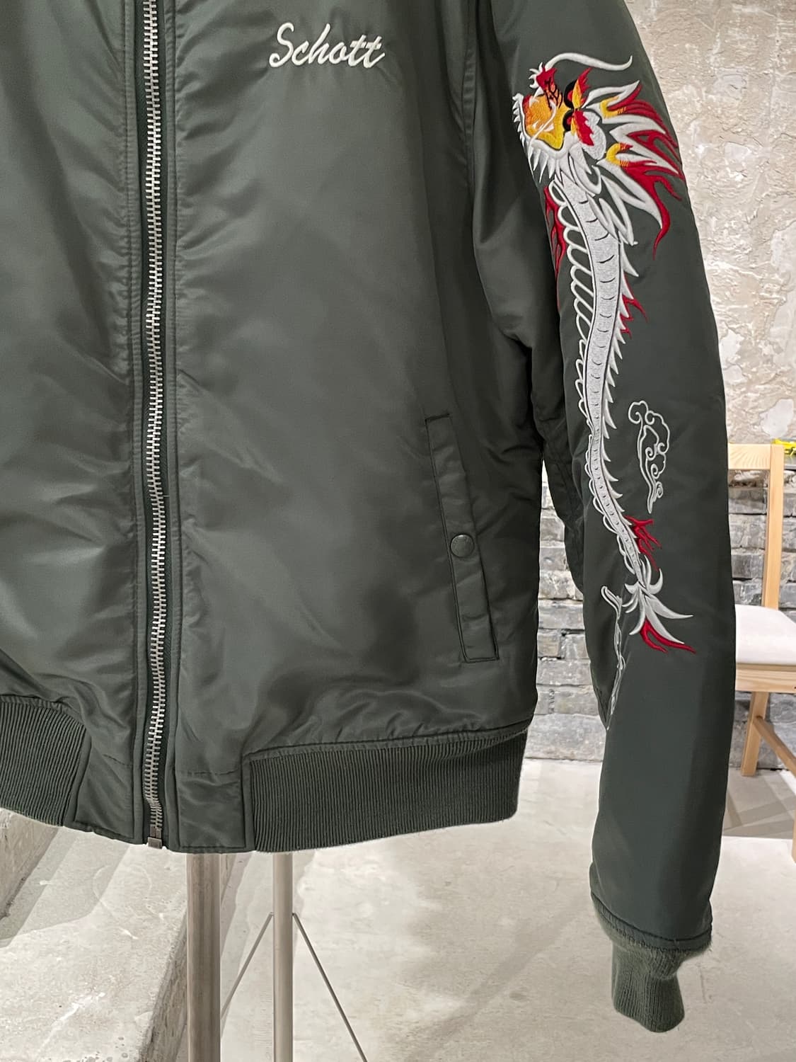 쇼트 x 앤더슨벨 카키 수베니어 드래곤 sb-13 봄버 자켓 상품이미지5