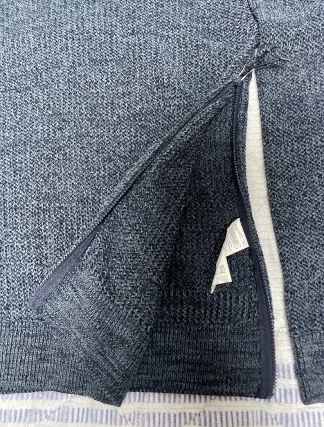 언어펙티드 오버사이즈 사이드 지퍼 니트 (네이비 색) 상품이미지3