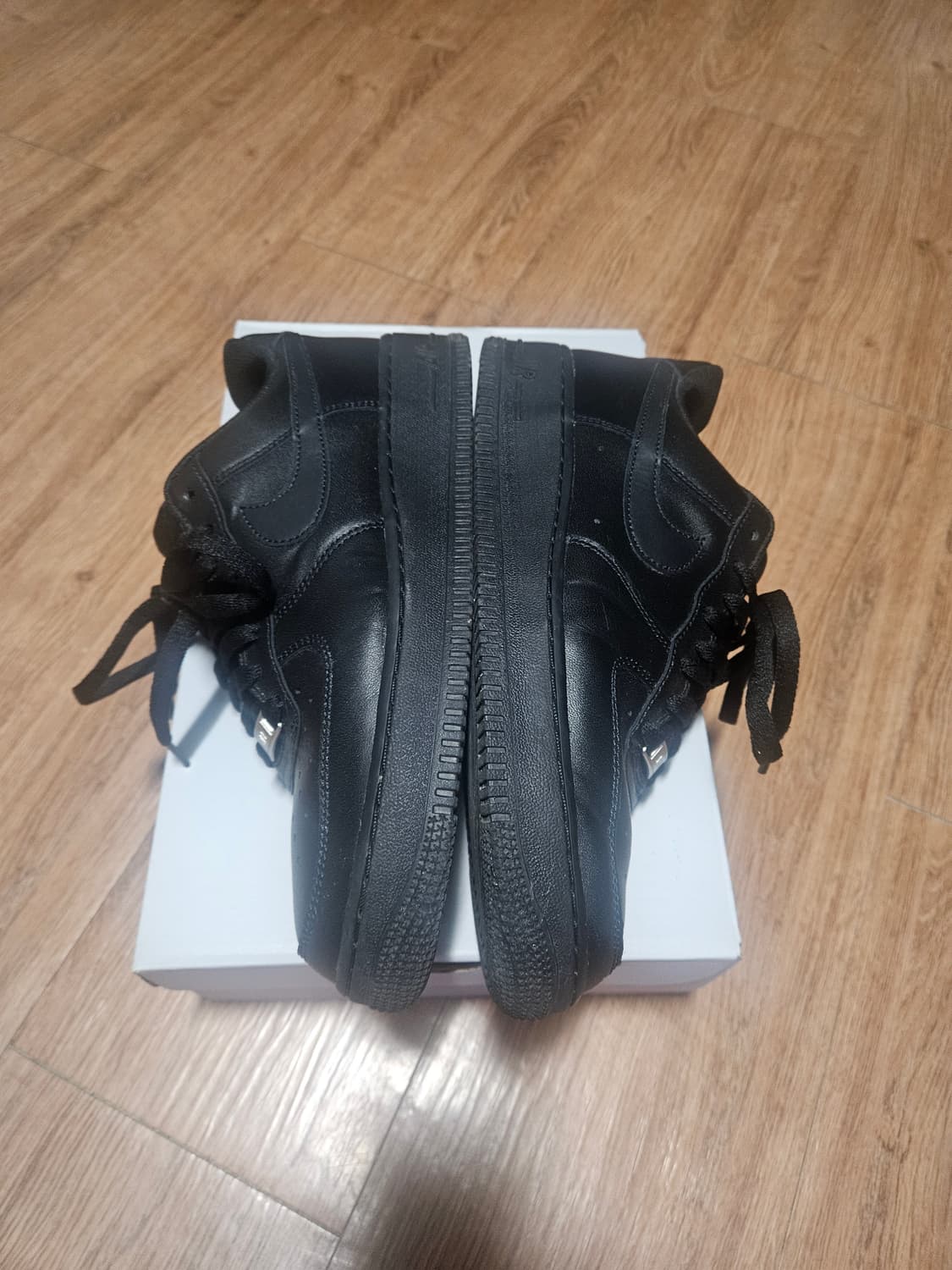 나이키 에어포스 로우 블랙 올검 275. 상품이미지6