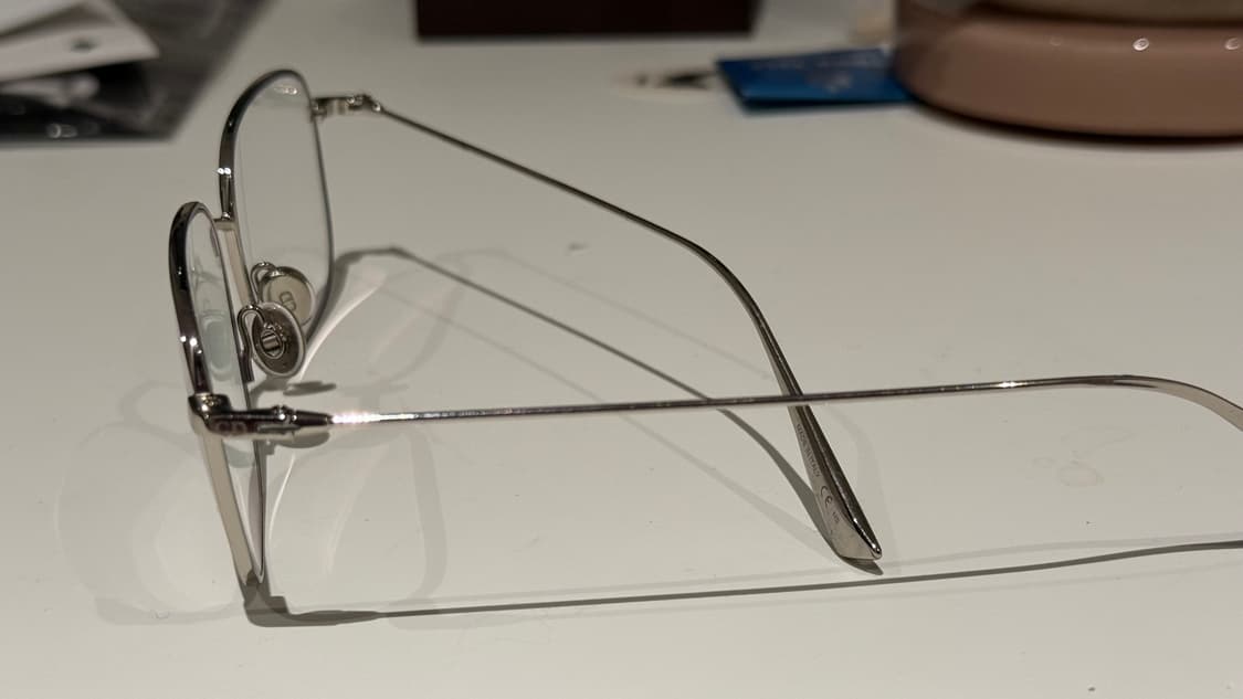 디올 은색 안경 팝니당  상품이미지3