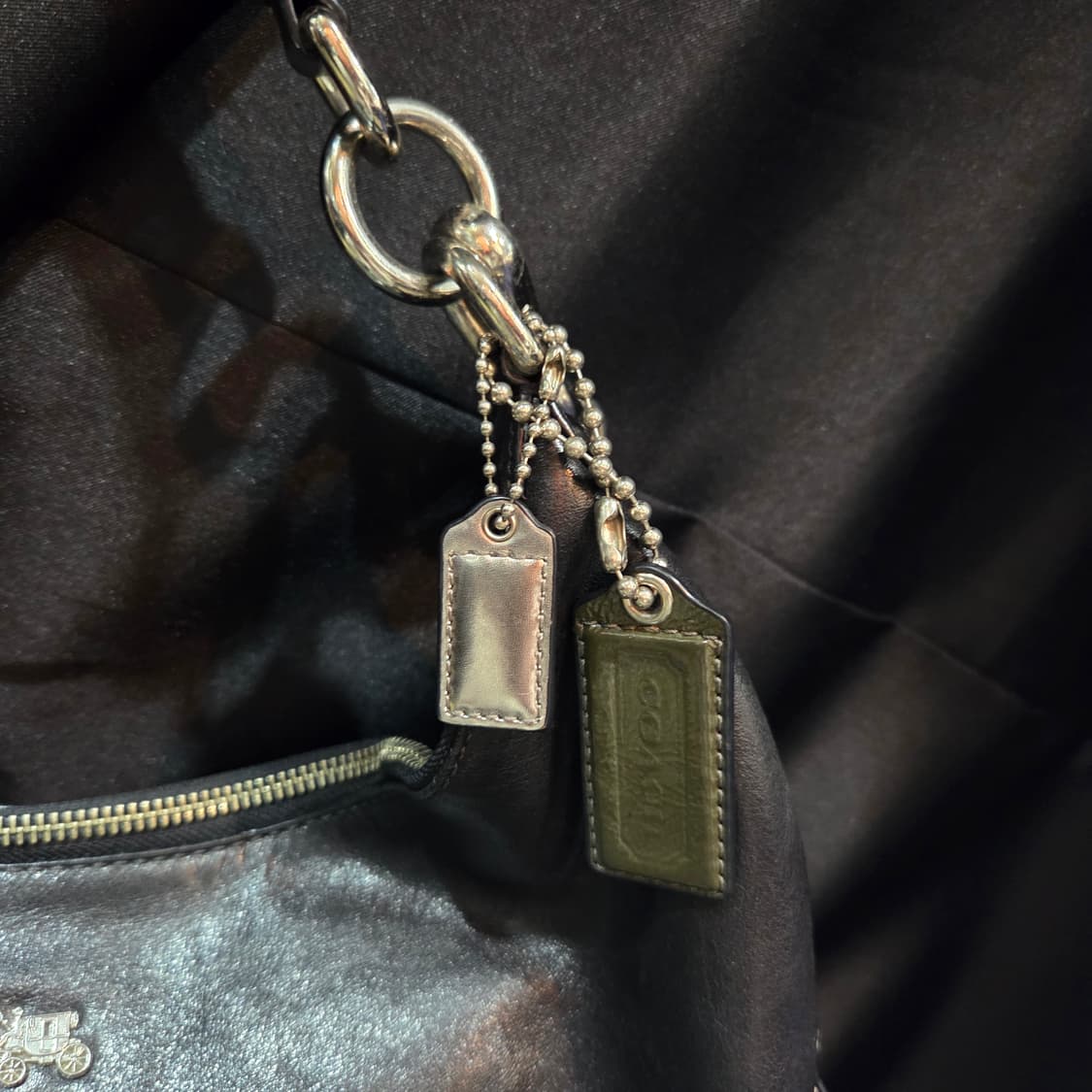 코치 블랙 레더 호보백 숄더백 상품이미지4