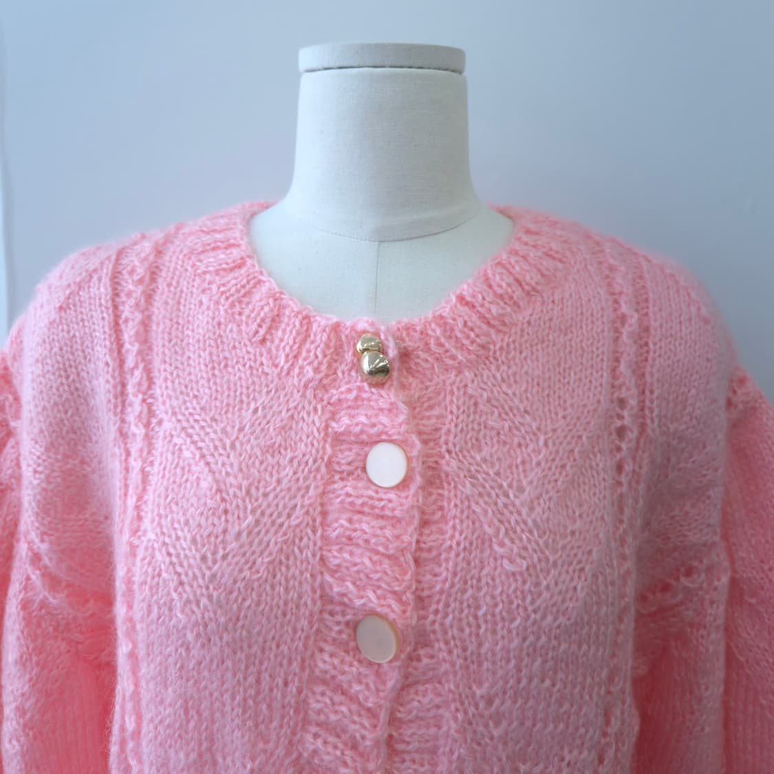 파스텔 핑크 헤어리 케이블 니트 가디건 상품이미지3