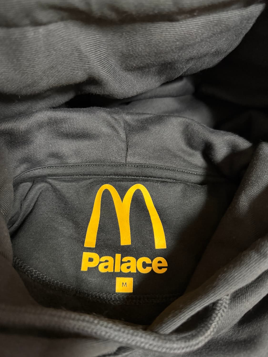 팔라스x맥도날드 후디 상품이미지2