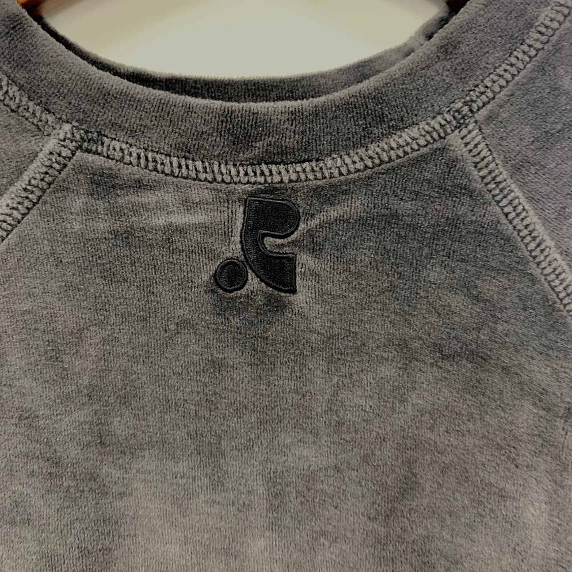 레스트앤레크레이션 벨벳 롱 슬리브 탑 상품이미지3