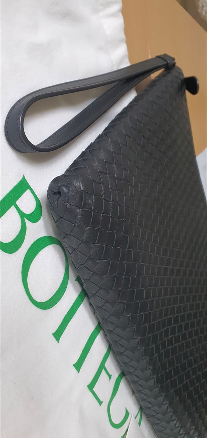 (미사용)보테가베네타 클러치/클러치백 라지 새상품급 정품(영수증O) 상품이미지6