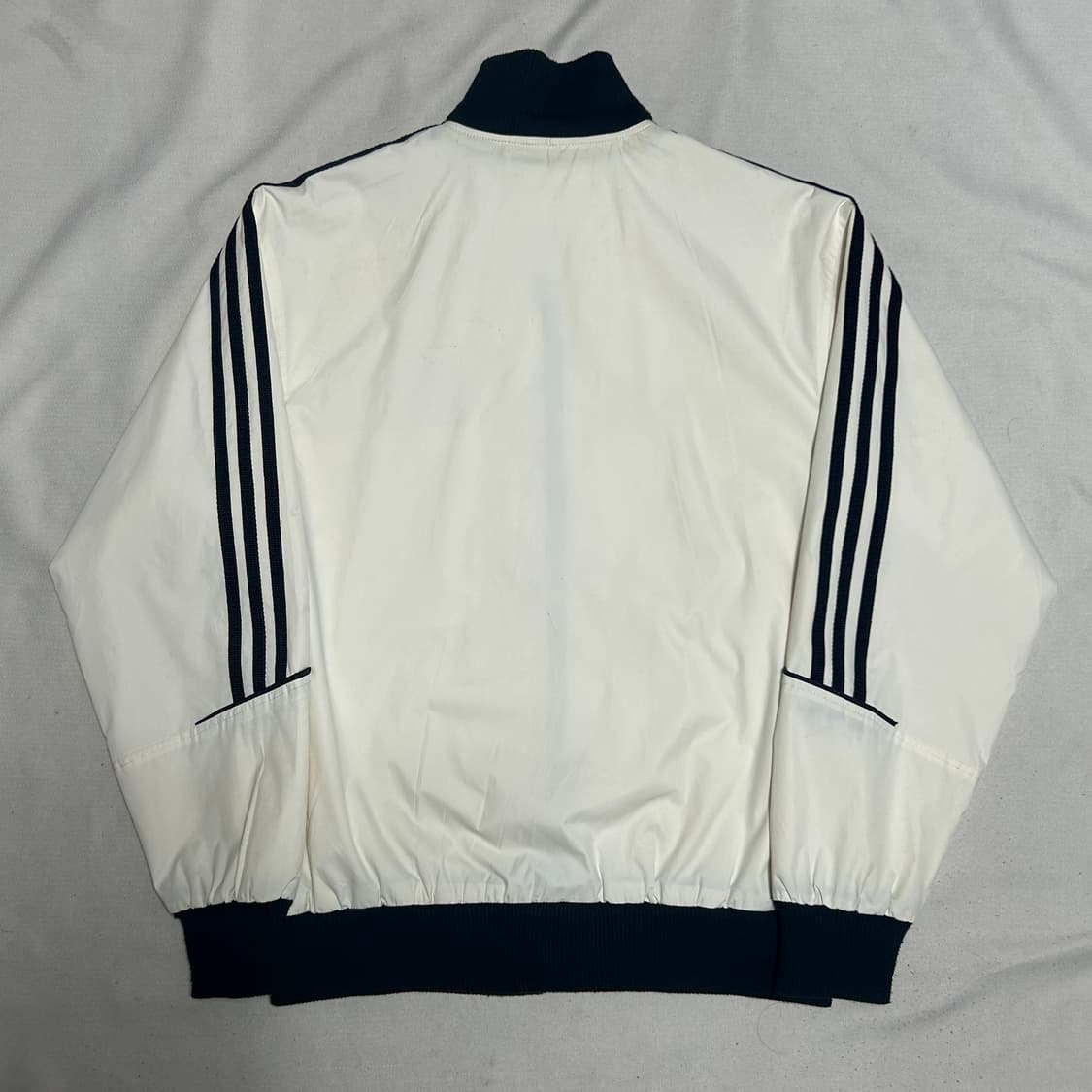 L 아디다스 화이트 바람막이 상품이미지3