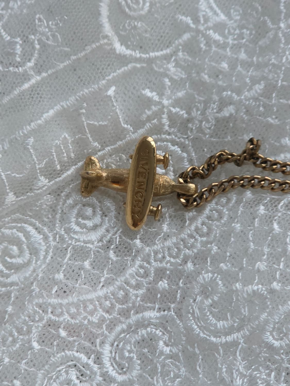 지방시 금장 Givenchy 로고 비행기 목걸이 상품이미지2