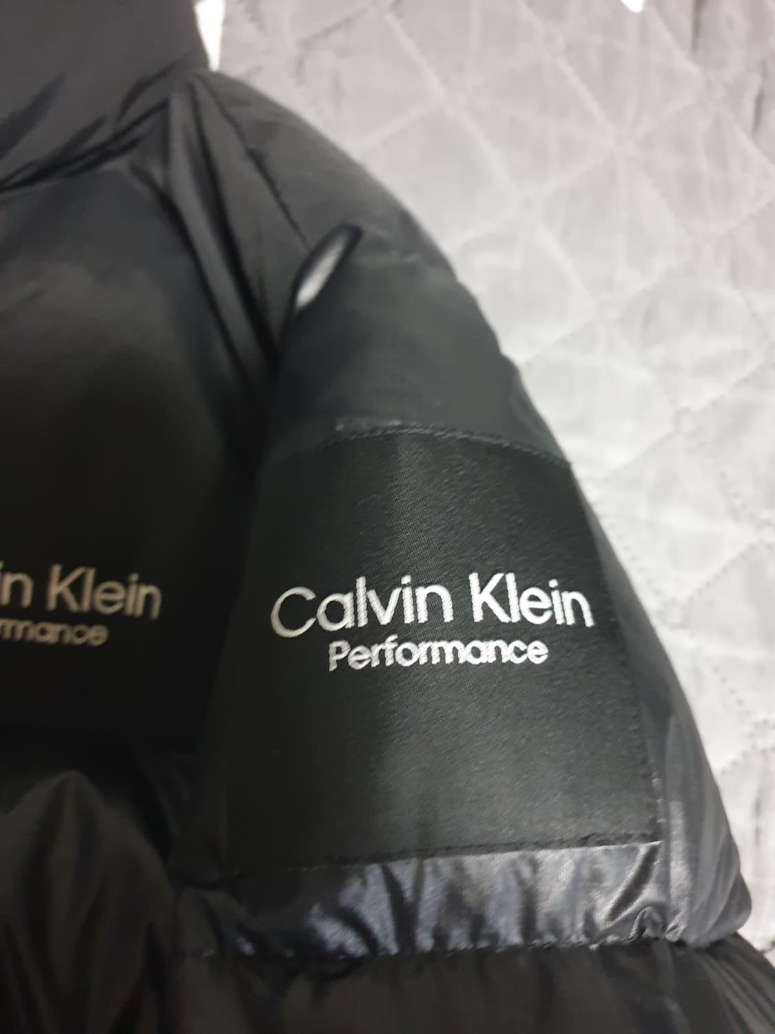 (우먼) 캘빈클라인 퍼포먼스 벌키 덕다운 패딩 블랙 (L) 상품이미지6