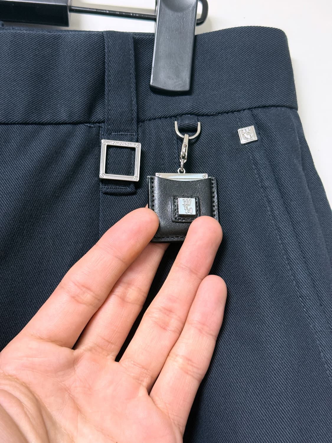 우영미 23ss 키링 딥턱 와이드 슬랙스 네이비 48 상품이미지4