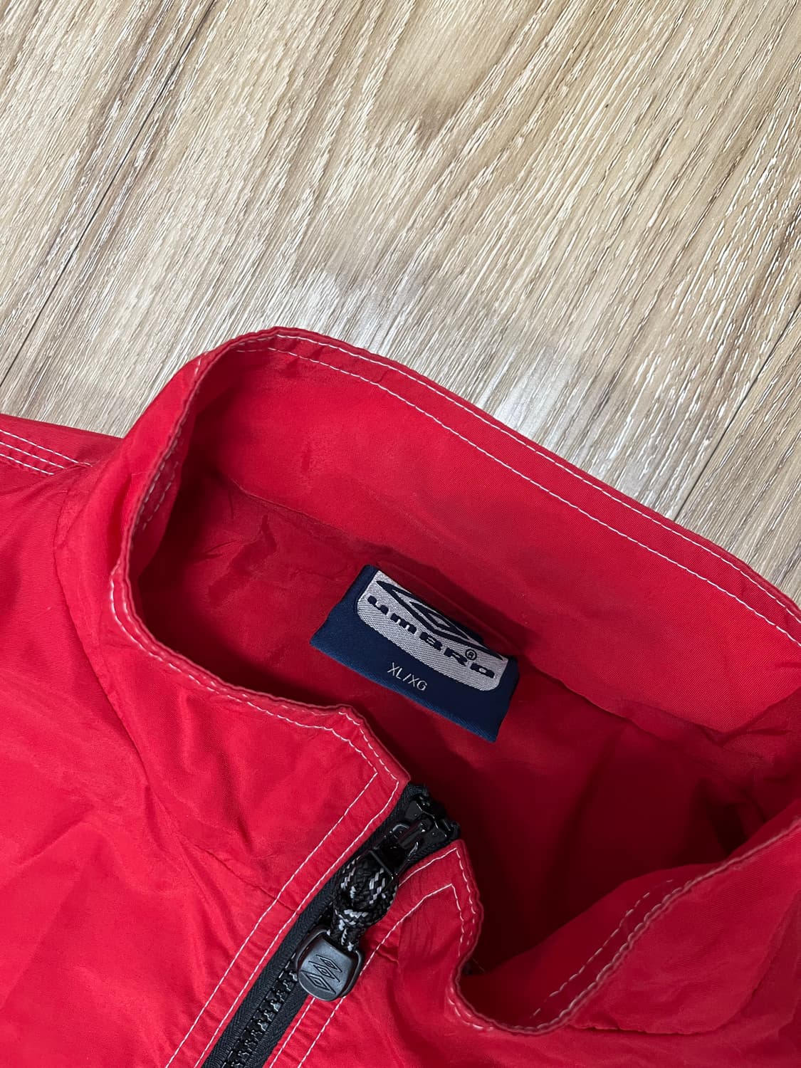 엄브로 케와딘 카지노스 인디언 올드스쿨 바람막이 상품이미지3