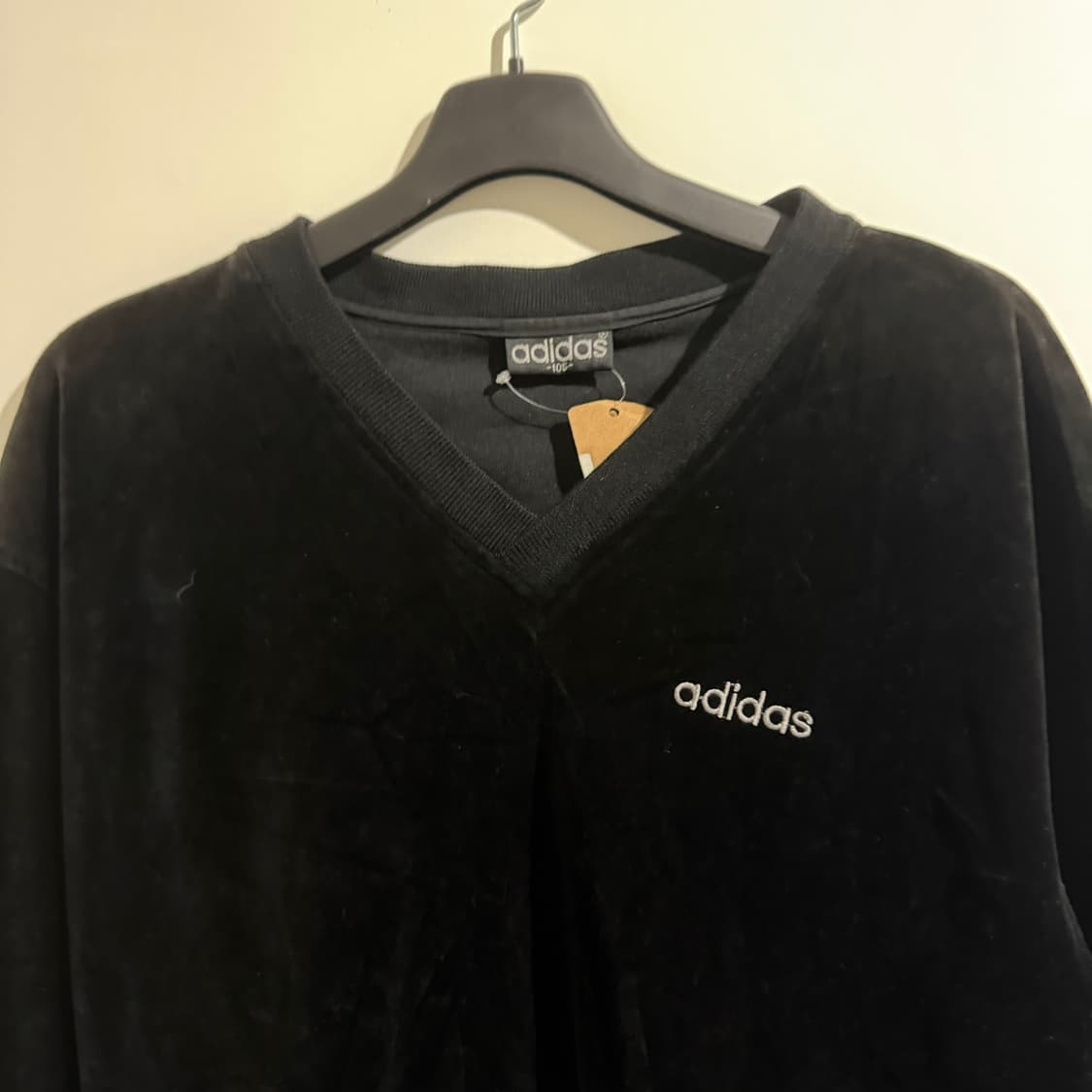 아디다스 벨벳 브이넥 맨투맨 상품이미지2