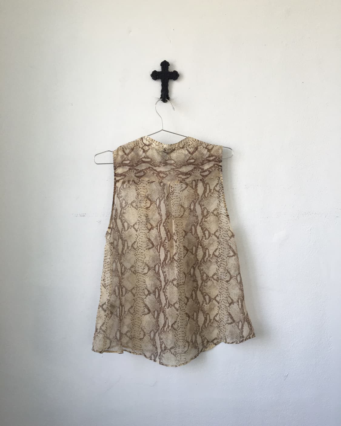 Python pattern sleevelesss 상품이미지2