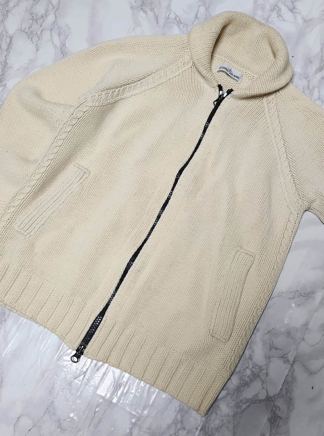 스톤아일랜드 아이보리 꽈배기 니트 집업 자켓 상품이미지3
