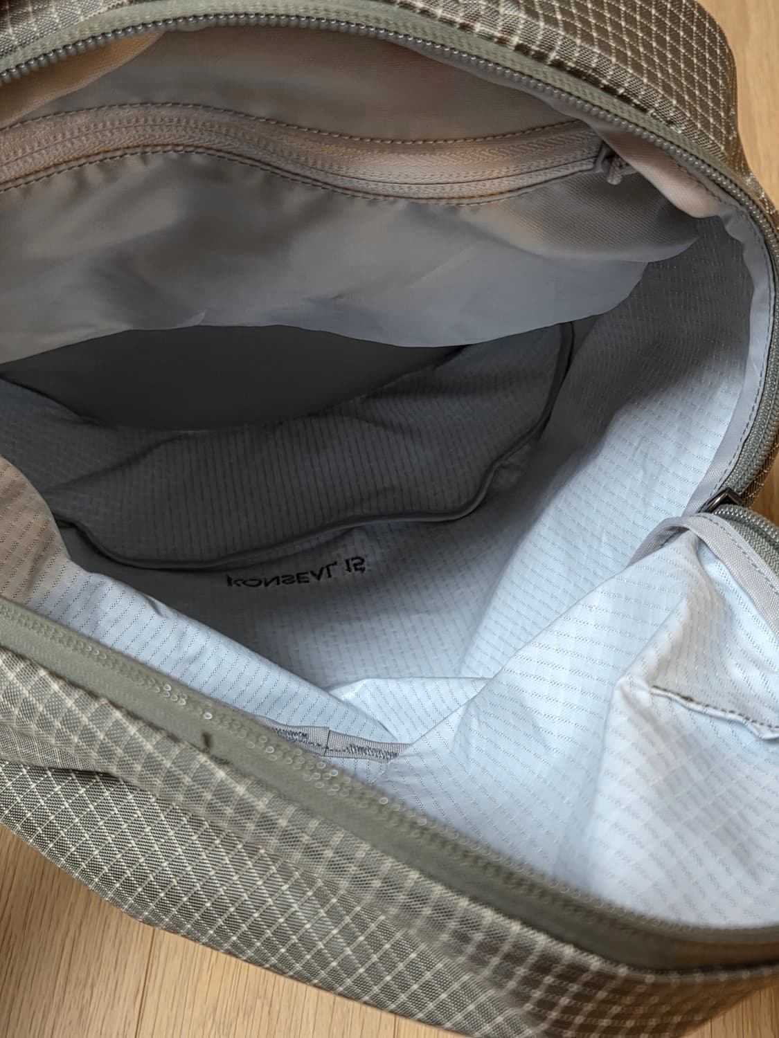 아크테릭스 컨실15 백팩 포리지 상품이미지4