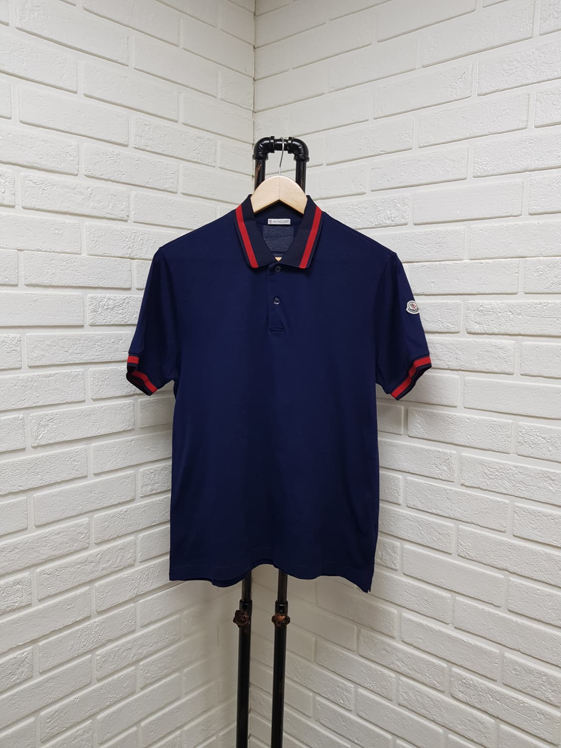 [L/정품] 몽클레어 남성 카라넥 반팔 상품이미지1