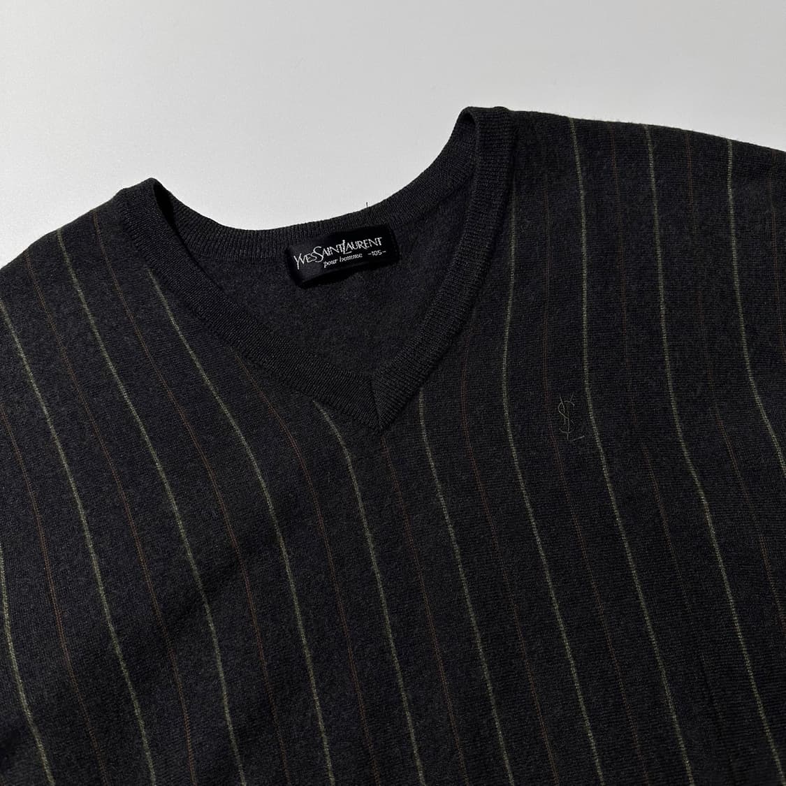 입생로랑 V넥 스트라이프 니트 상품이미지3