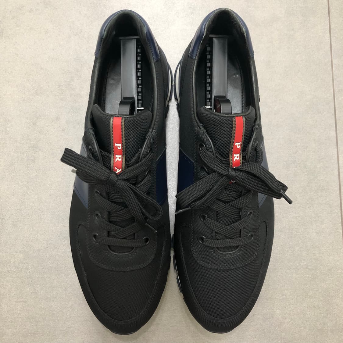 프라다 블랙 스니커즈 10 상품이미지2