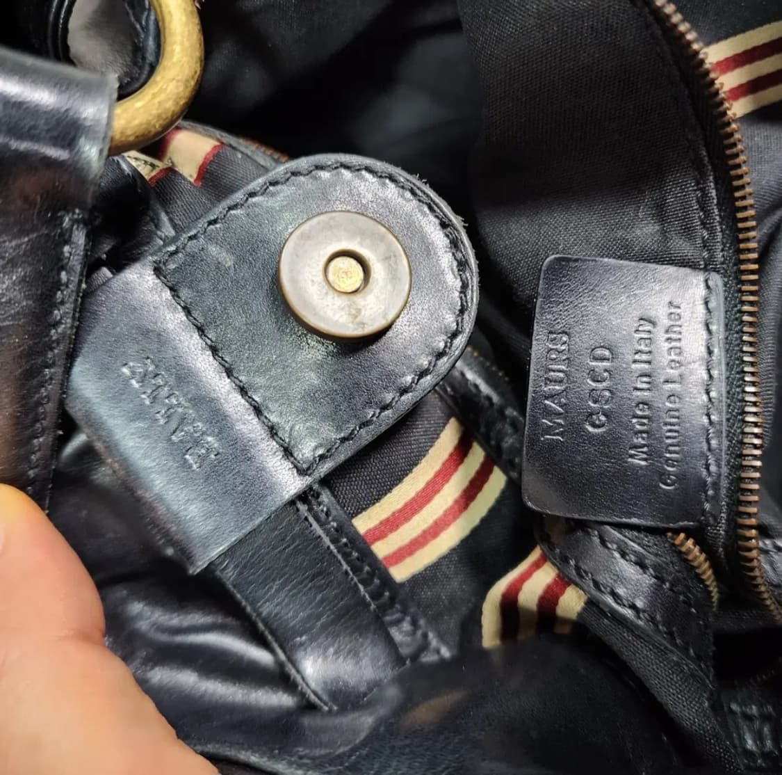 발리 레더 숄더백 상품이미지9