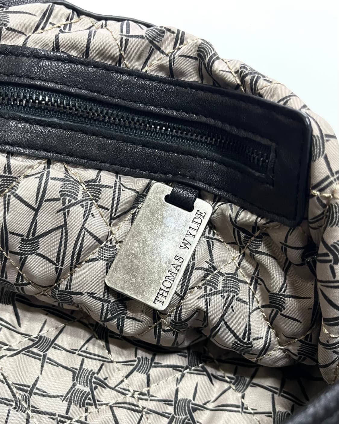 THOMAS WYLDE 스컬 벨트 레더백 상품이미지10
