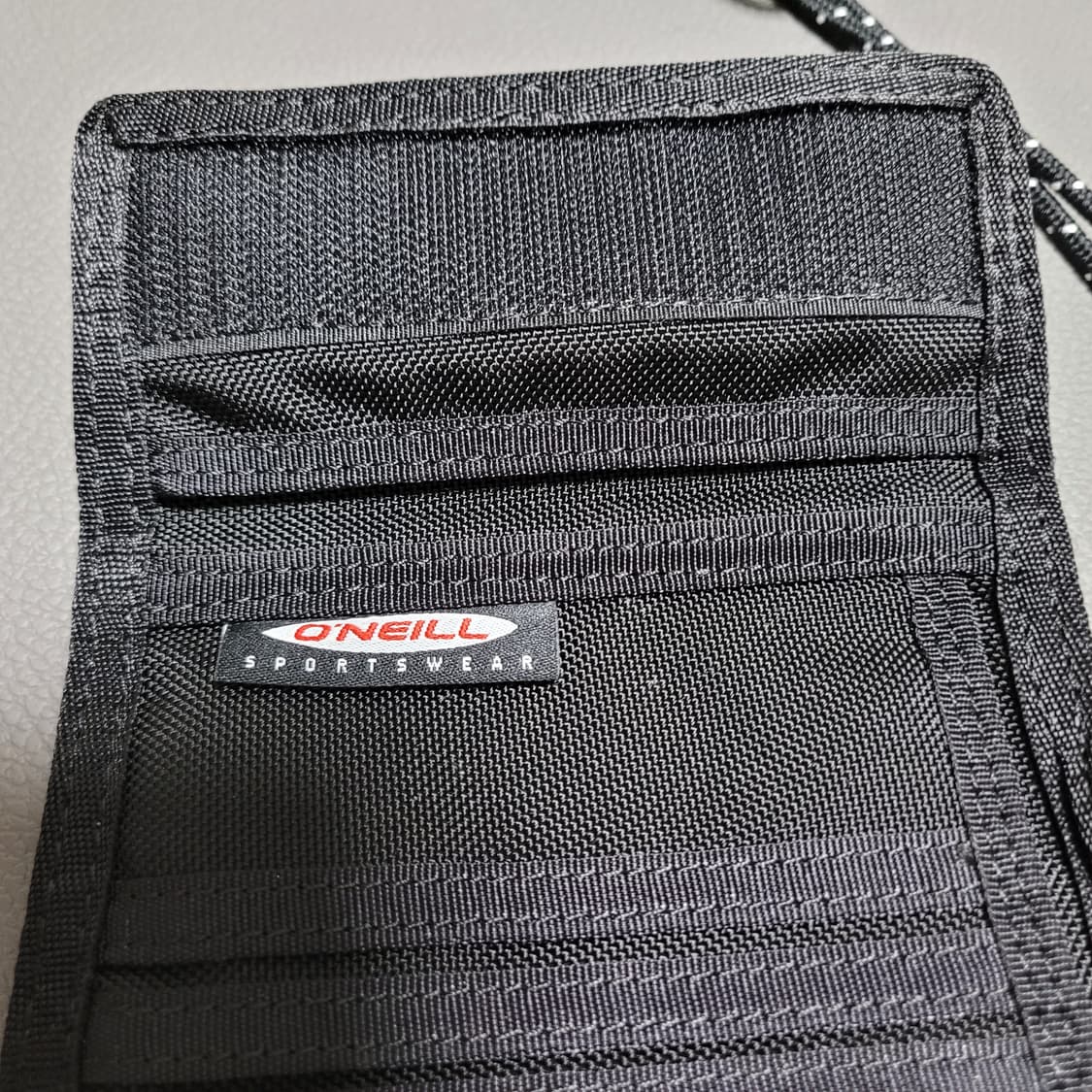 오닐(O'Neill) 목걸이 카드 코인 지갑 블랙 상품이미지3