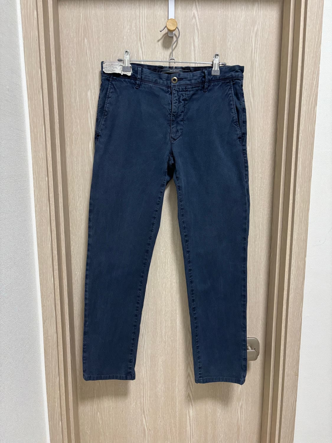 인코텍스 슬림핏 워싱 자수,메탈로고 치노팬츠31“ 상품이미지2