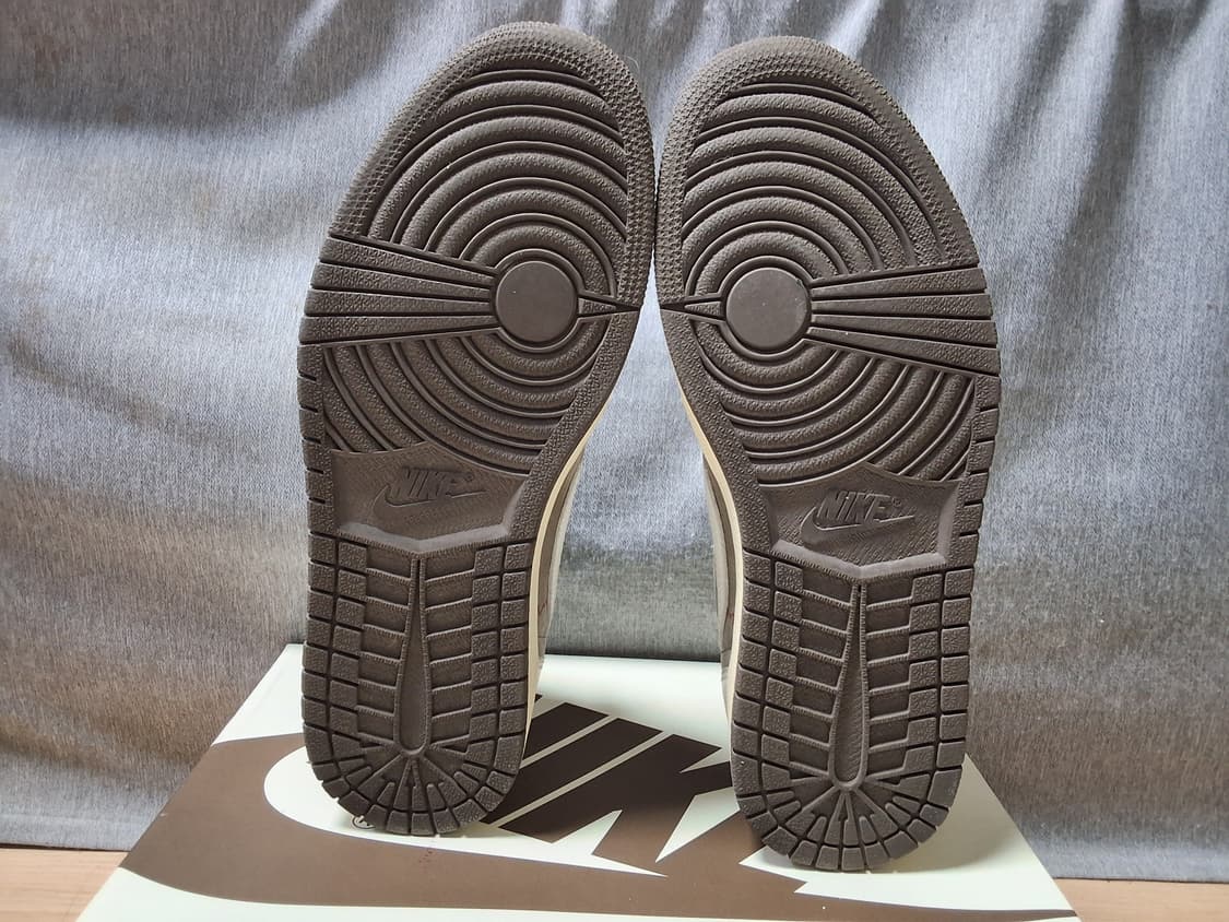 나이키 트래비스 스캇 로우 OG 리버스 모카 275 상품이미지6