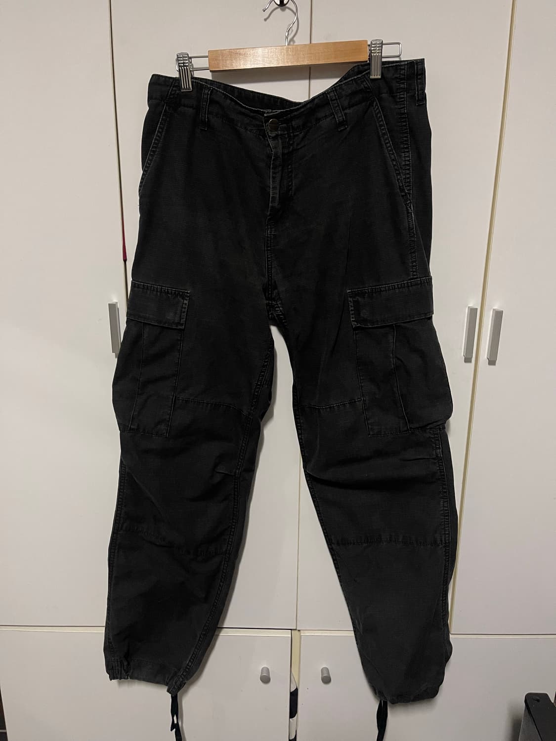 칼하트 WIP 레귤러 카고 바지 블랙 33/32 상품이미지1