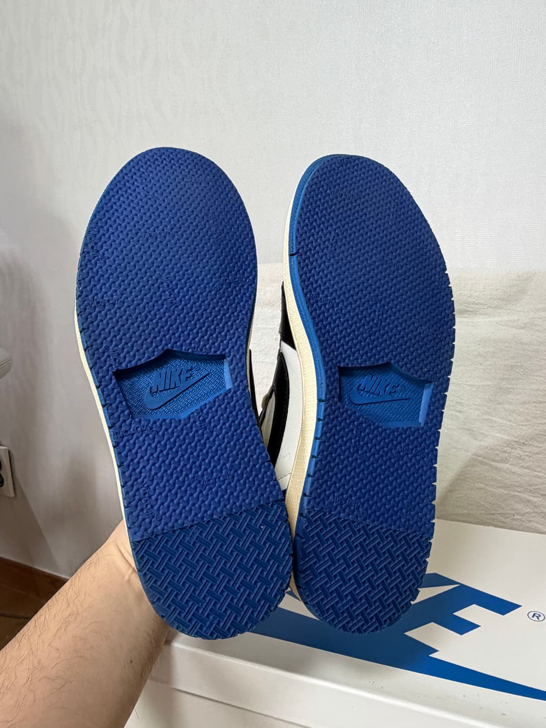 나이키 조던1로우 프라그먼트 트래비스스캇 상품이미지6