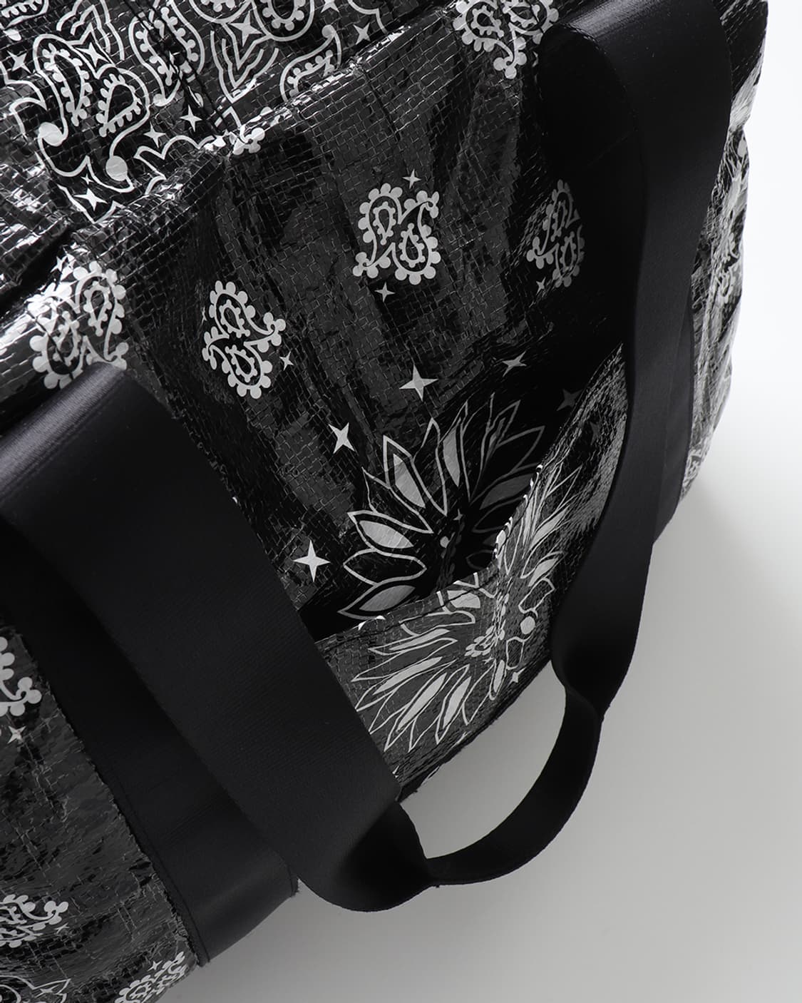 슈프림 Supreme Bandana Tarp Duffle Bag 상품이미지7