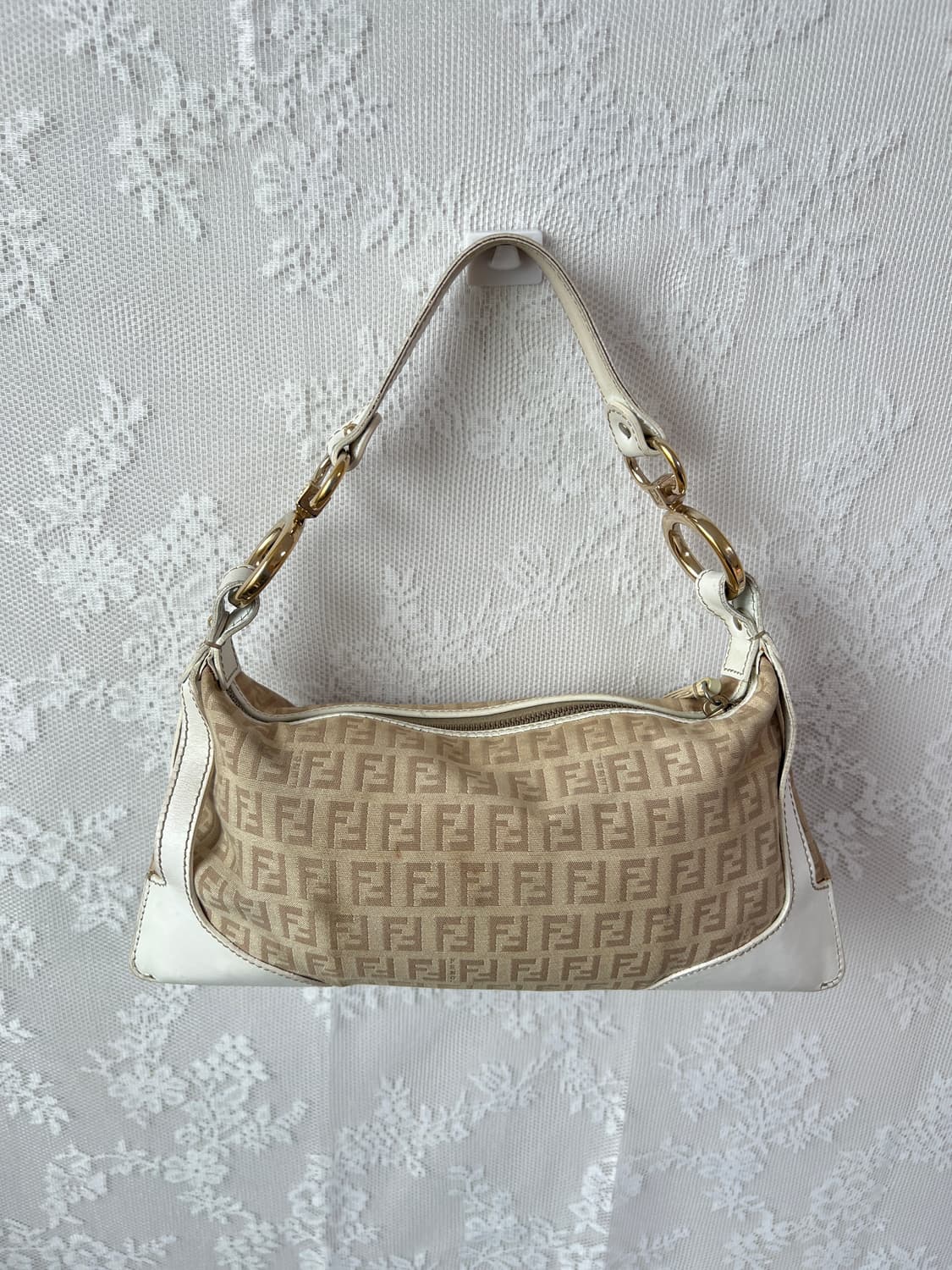 펜디 주카 패턴 숄더백 상품이미지2