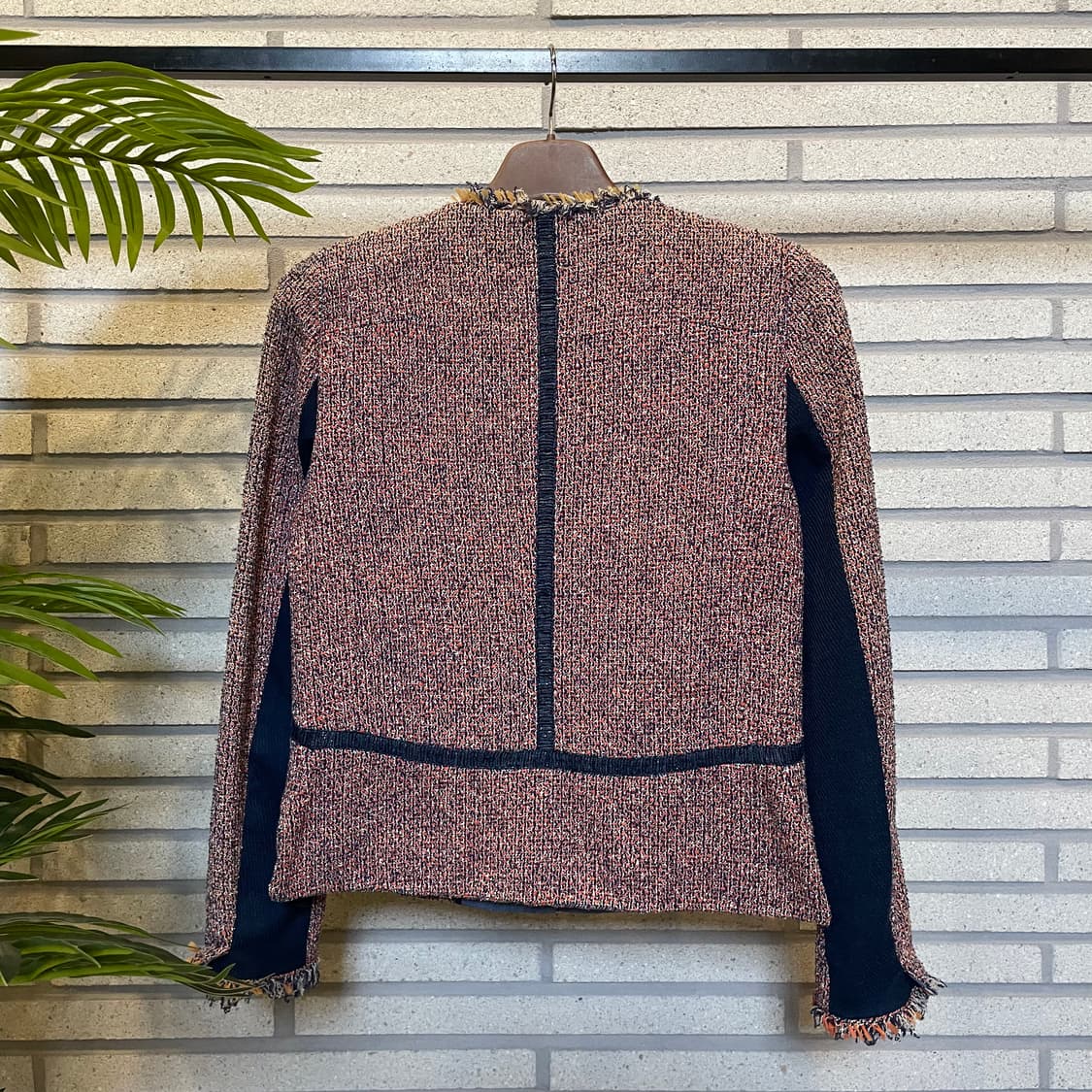 이앤씨 멀티톤 트위드자켓 네이비 테이핑 라인 프린지 디테일 10% 할인 상품이미지3