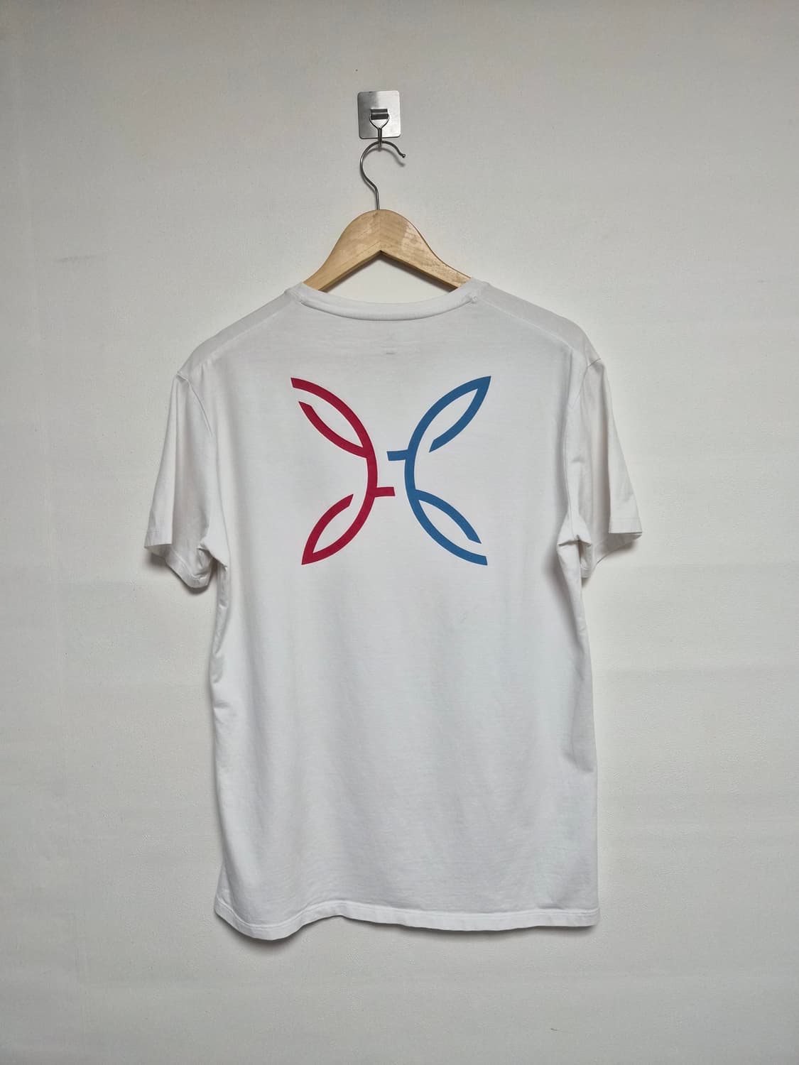 몬츄라Montura 빅로고 화이트 티셔츠 L - T117 상품이미지2