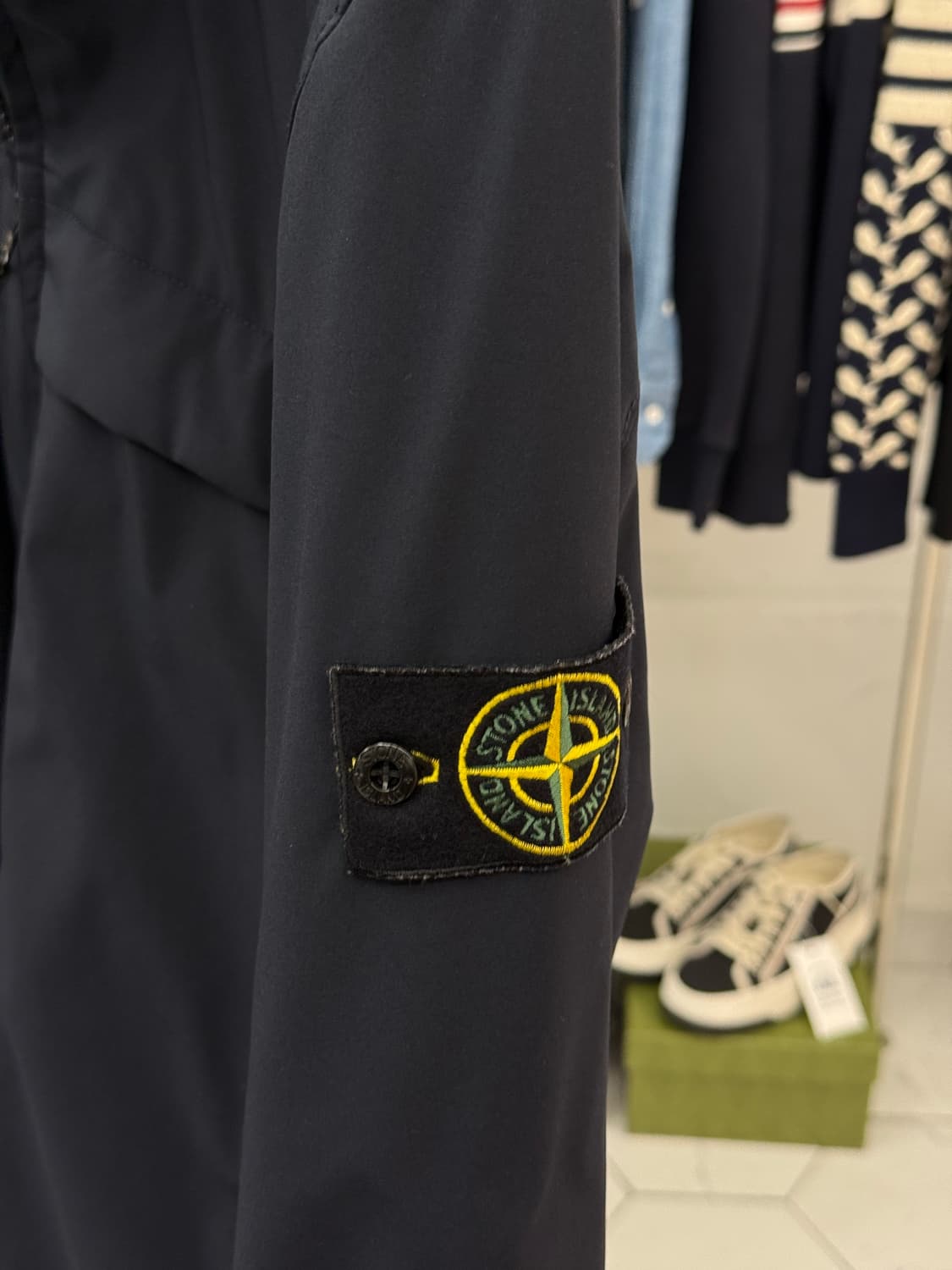 [S] 스톤아일랜드 소프트쉘 프리마로프트 패딩 바람막이 상품이미지3