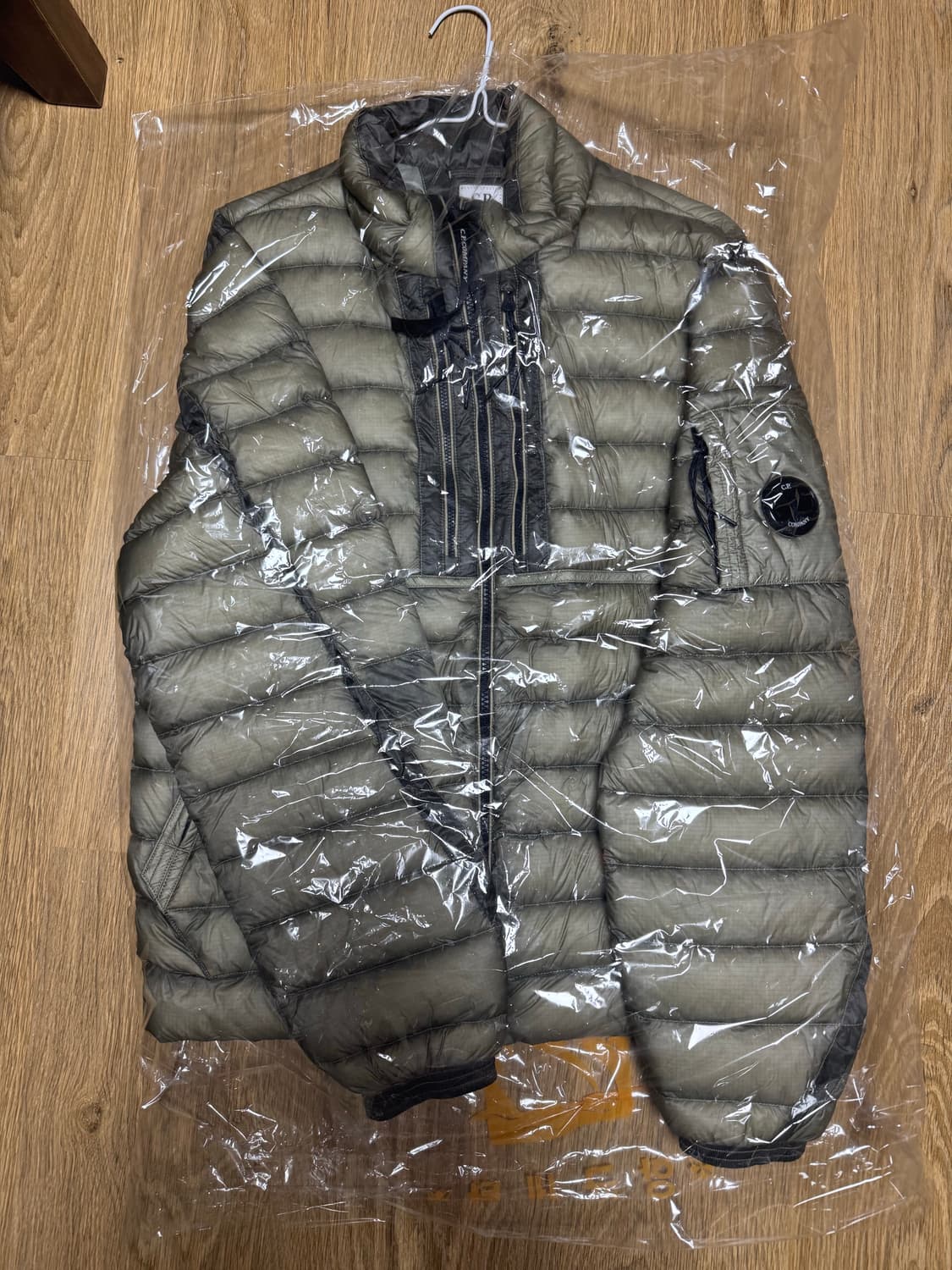 C.P Company d.d shell 패딩 팔아요 상품이미지1