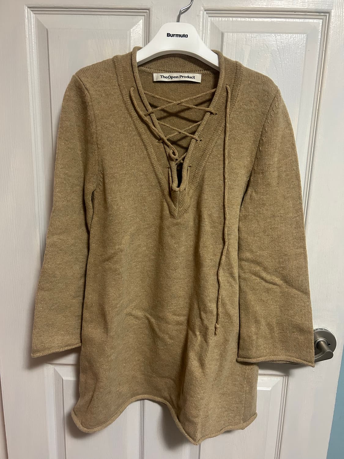 더오픈프로덕트 오픈와이와이 브이넥 니트 원피스 베이지 상품이미지2