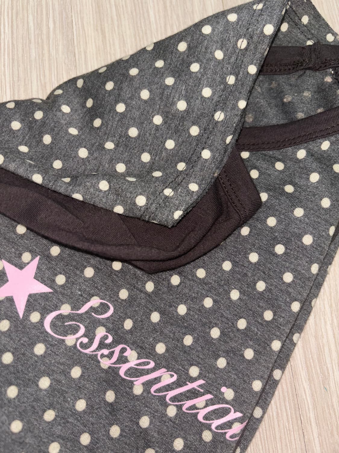 샵페어리 도트 탑 챠콜 상품이미지3