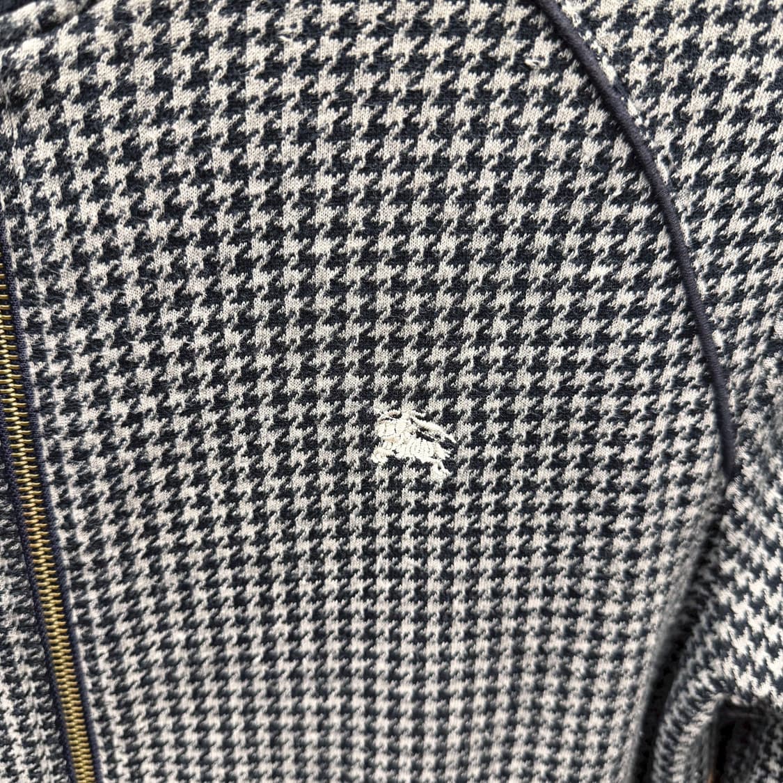 버버리 집업 자켓 하운드투스 패턴 리브 카라 포켓 디테일 블랙 상품이미지6