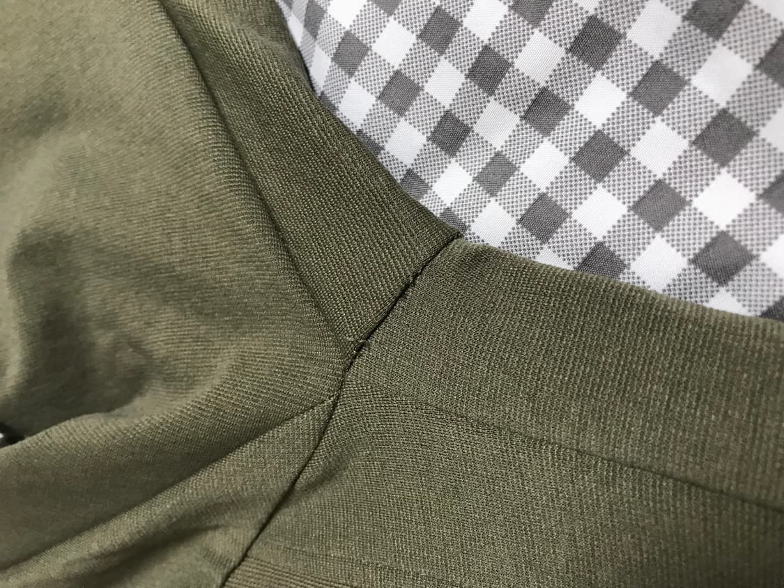 (3)Hyein seo 혜인서 모크넥 탑 카키 상품이미지3