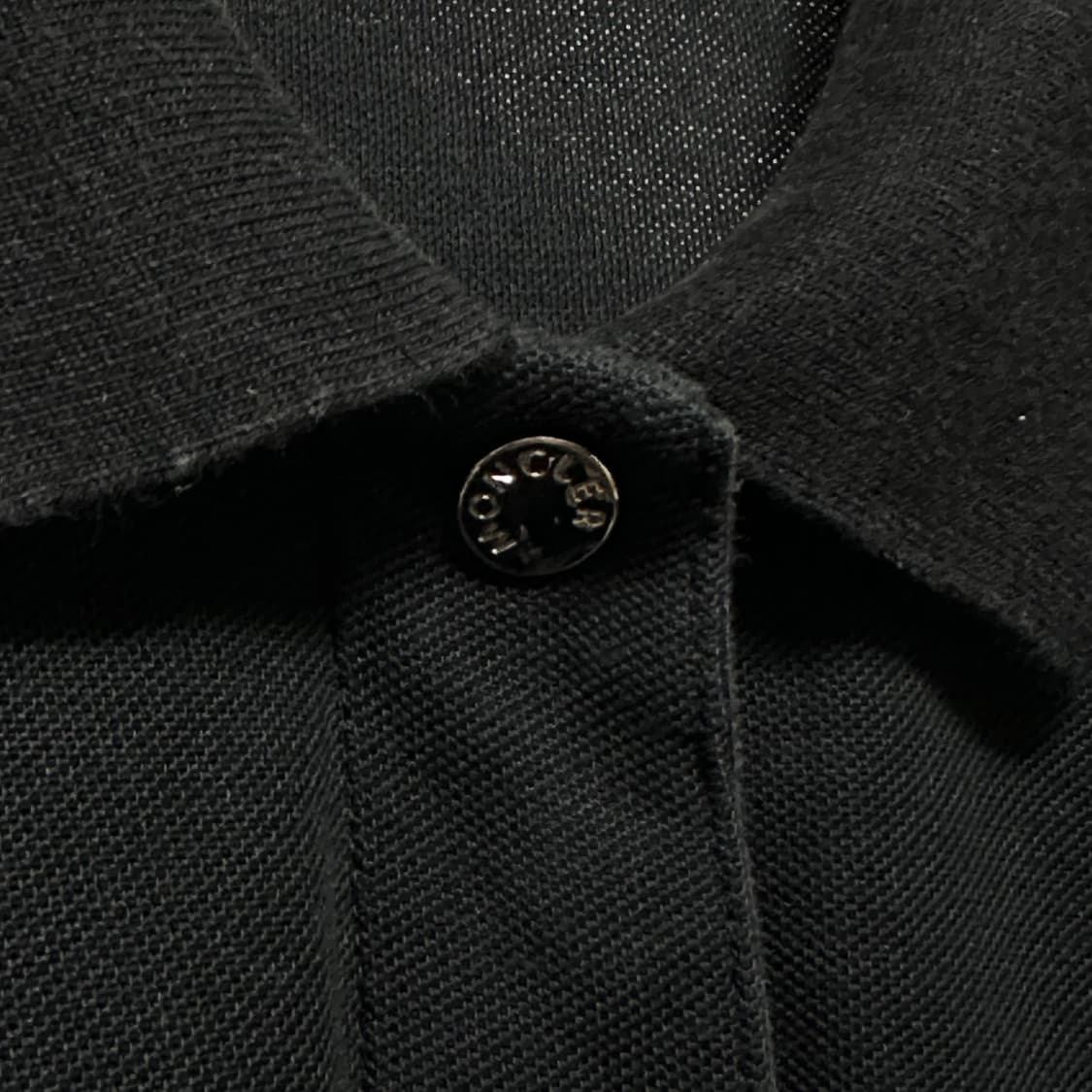 몽클레어 자수 로고 카라티 상품이미지4