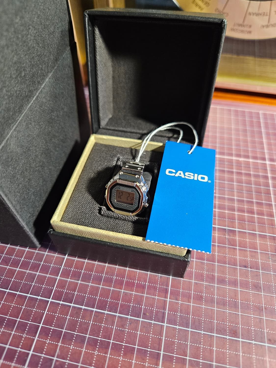 카시오 반지 시계CRWOO1-1 거의 미사용 풀 구성품 상품이미지2